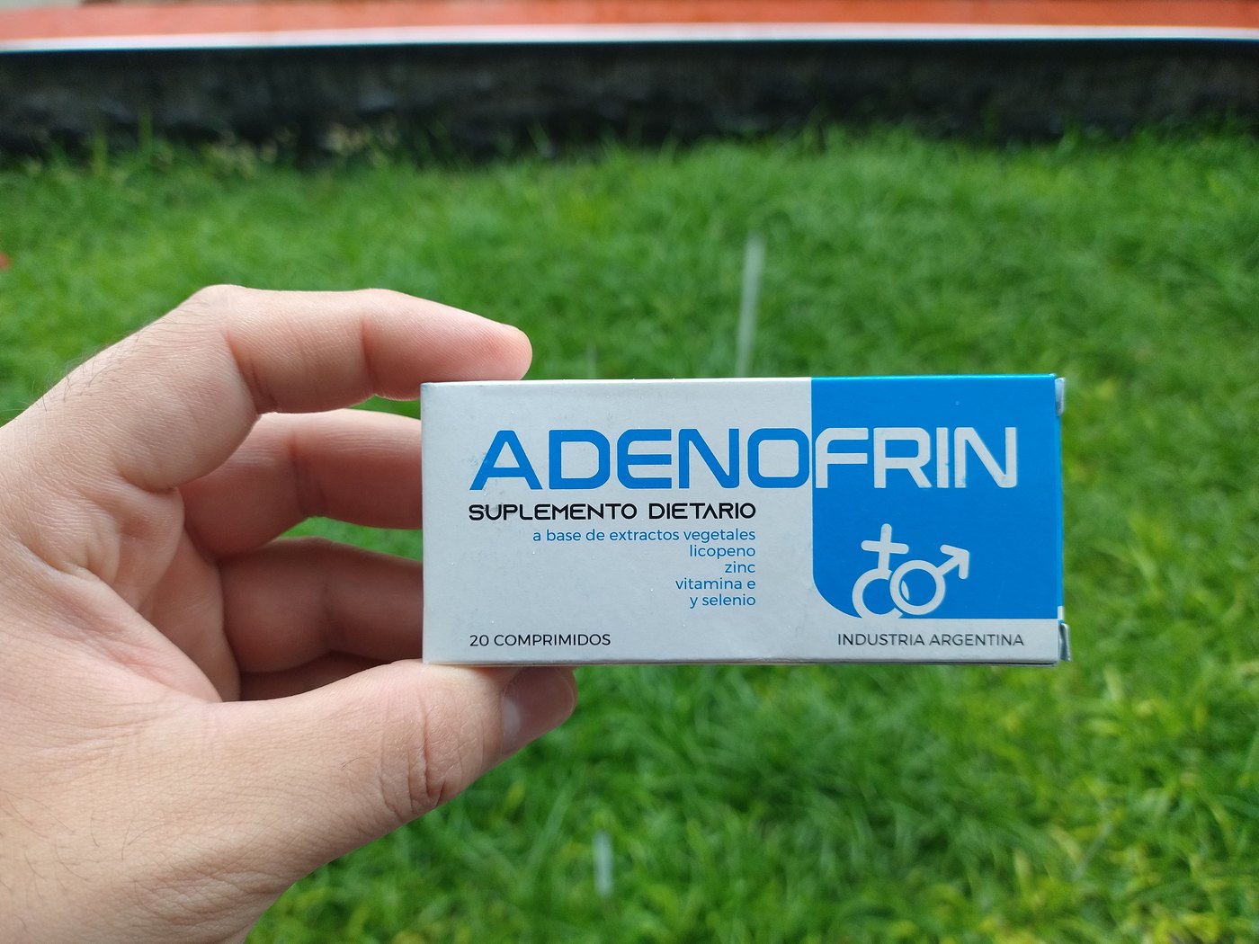 Hombre que usa Adenofrin